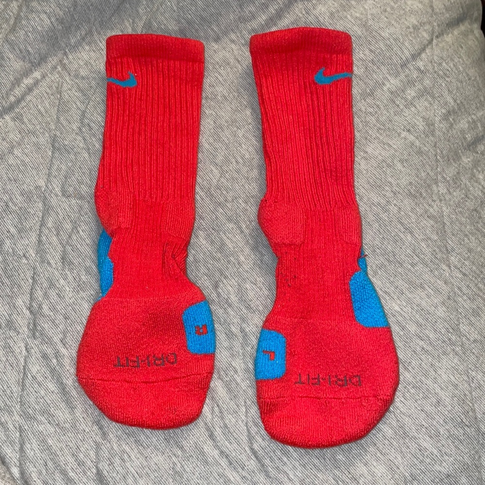 Women’s Nike elites